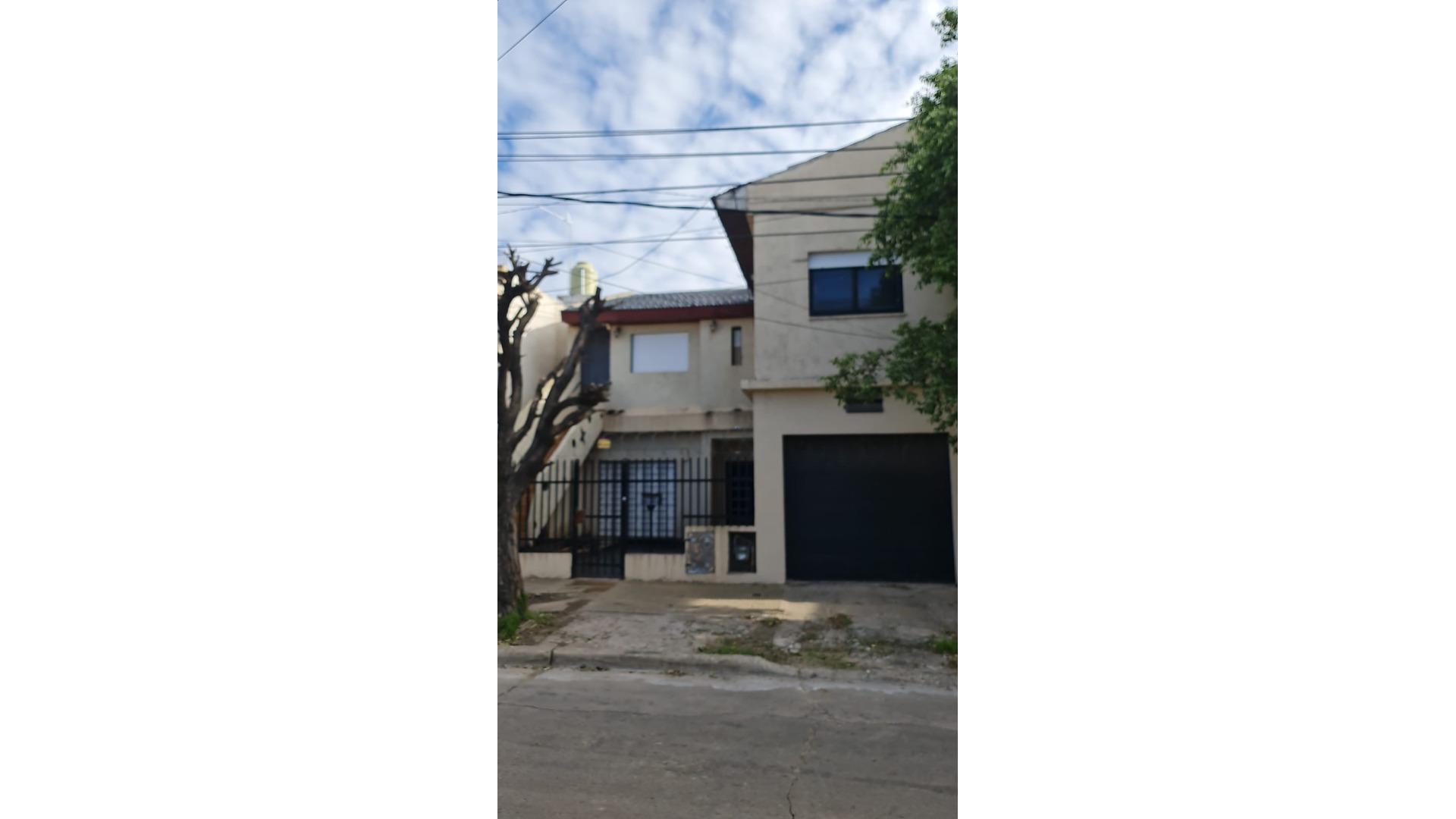 Fernandez De Oliveira 3800 - USD130.000 - Casa - en Venta
