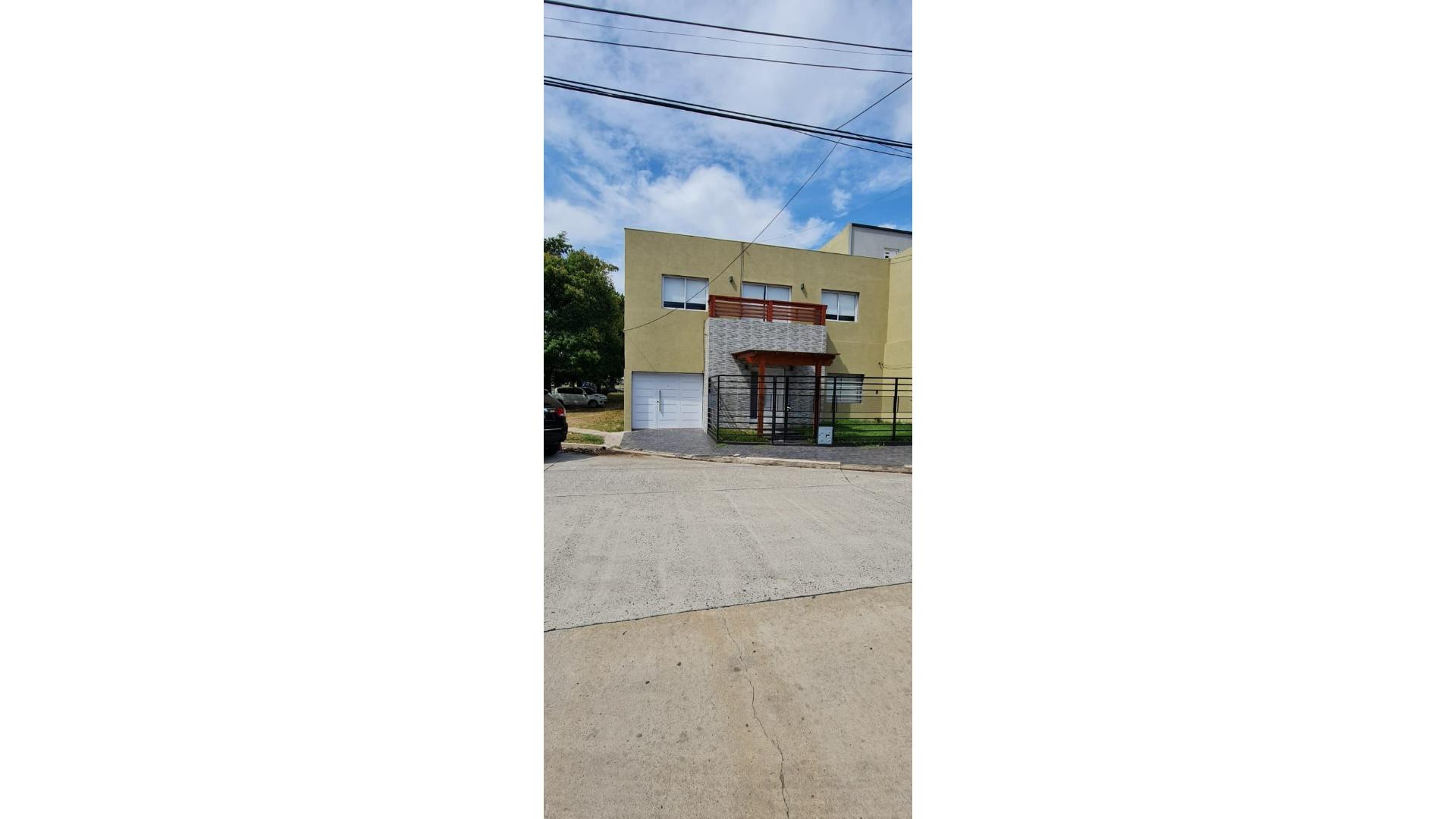Carlos Albarracin 2700 - USD210.000 - Casa - en Venta