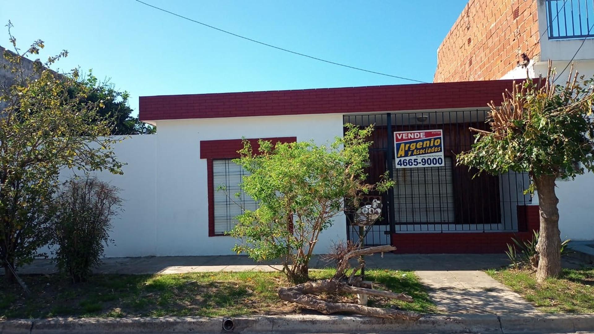 Belgrano 5600 - USD75.000 - Casa - en Venta
