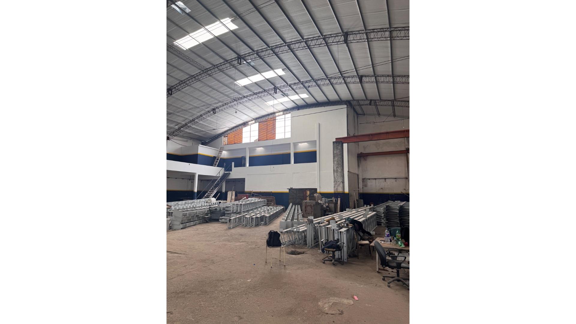 Mario Bravo 100 - USD1.380.000 - Galpón - en Venta