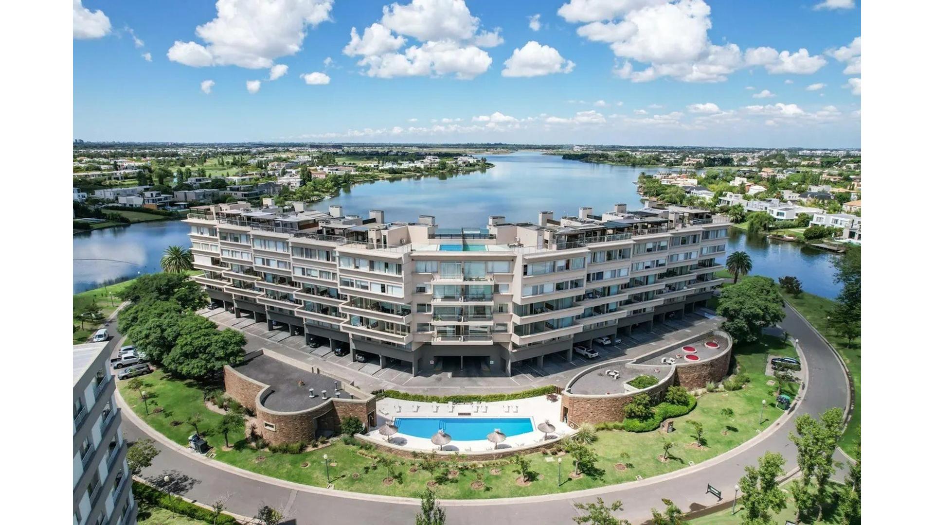 Praia 100 - USD298.000 - Casa - en Venta