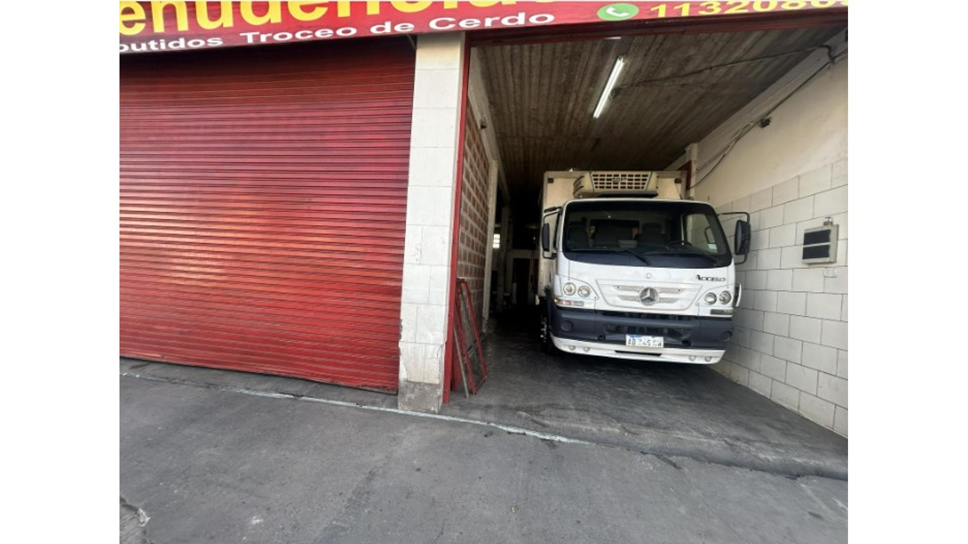 Av. Pedro Diaz 3000 - USD98.000 - Local - en Venta