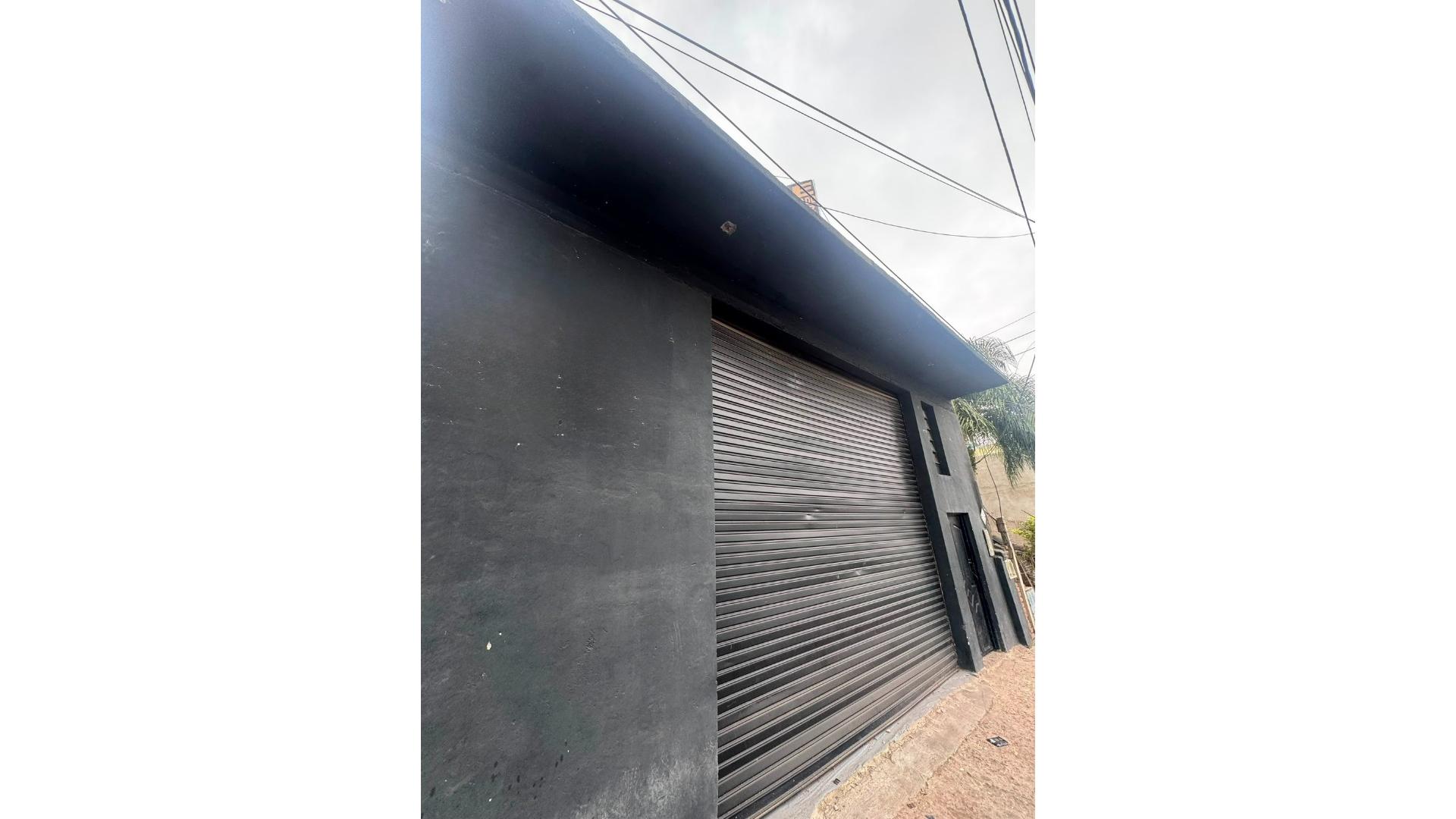 Av. Pedro Díaz 3000 - USD60.000 - Local - en Venta