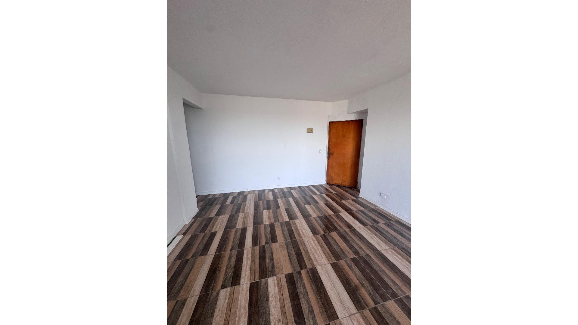 Vicente López 1700 - ARS700.000 - Departamento - en Alquiler