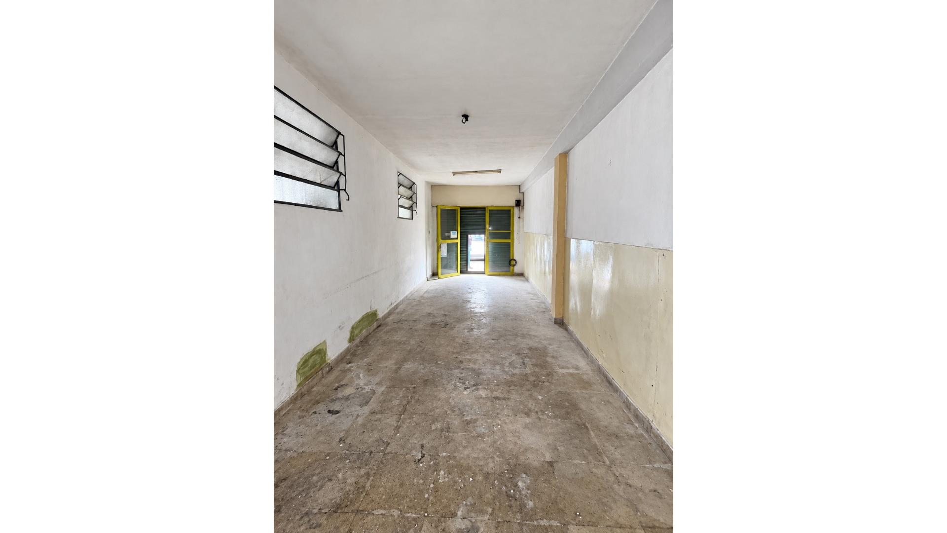 Garnica 1800 - ARS300.000 - Local - en Alquiler